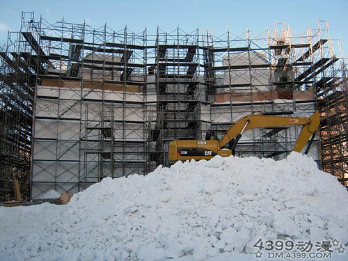 札幌冰雪节海贼王雪雕制作接近尾声