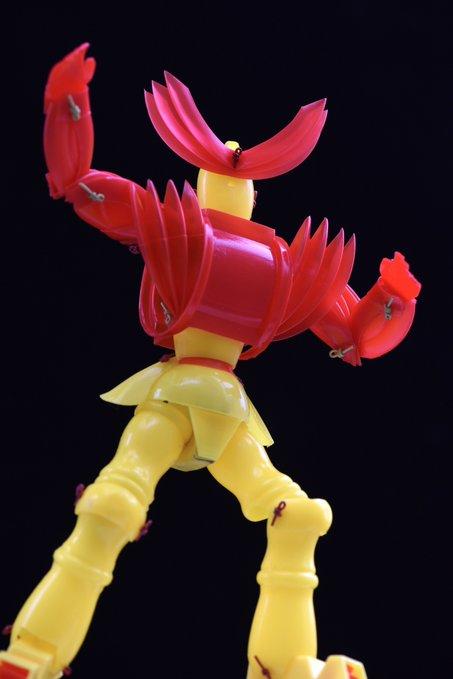 小黄鸭变成肌肉超人 日本原型师安居智博 万物皆可变模型