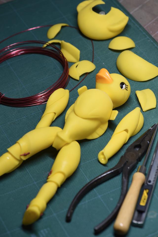 小黄鸭变成肌肉超人 日本原型师安居智博 万物皆可变模型